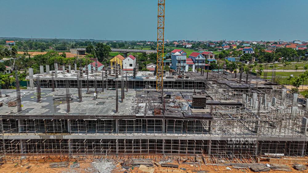 Toàn cảnh công trình Nhà ở xã hội Lộc Ninh 1 đang dần hình thành. Ảnh: Nguyễn Luân