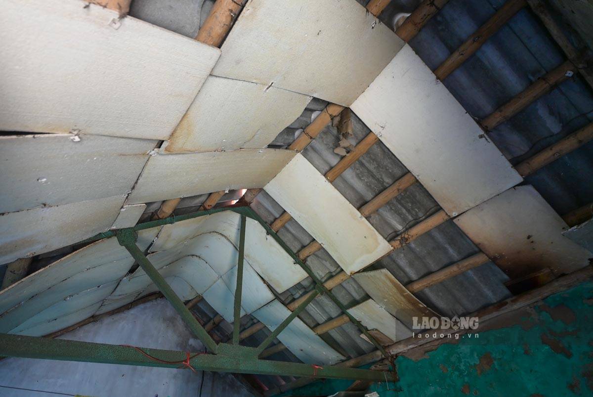 Mái nhà được chắp 