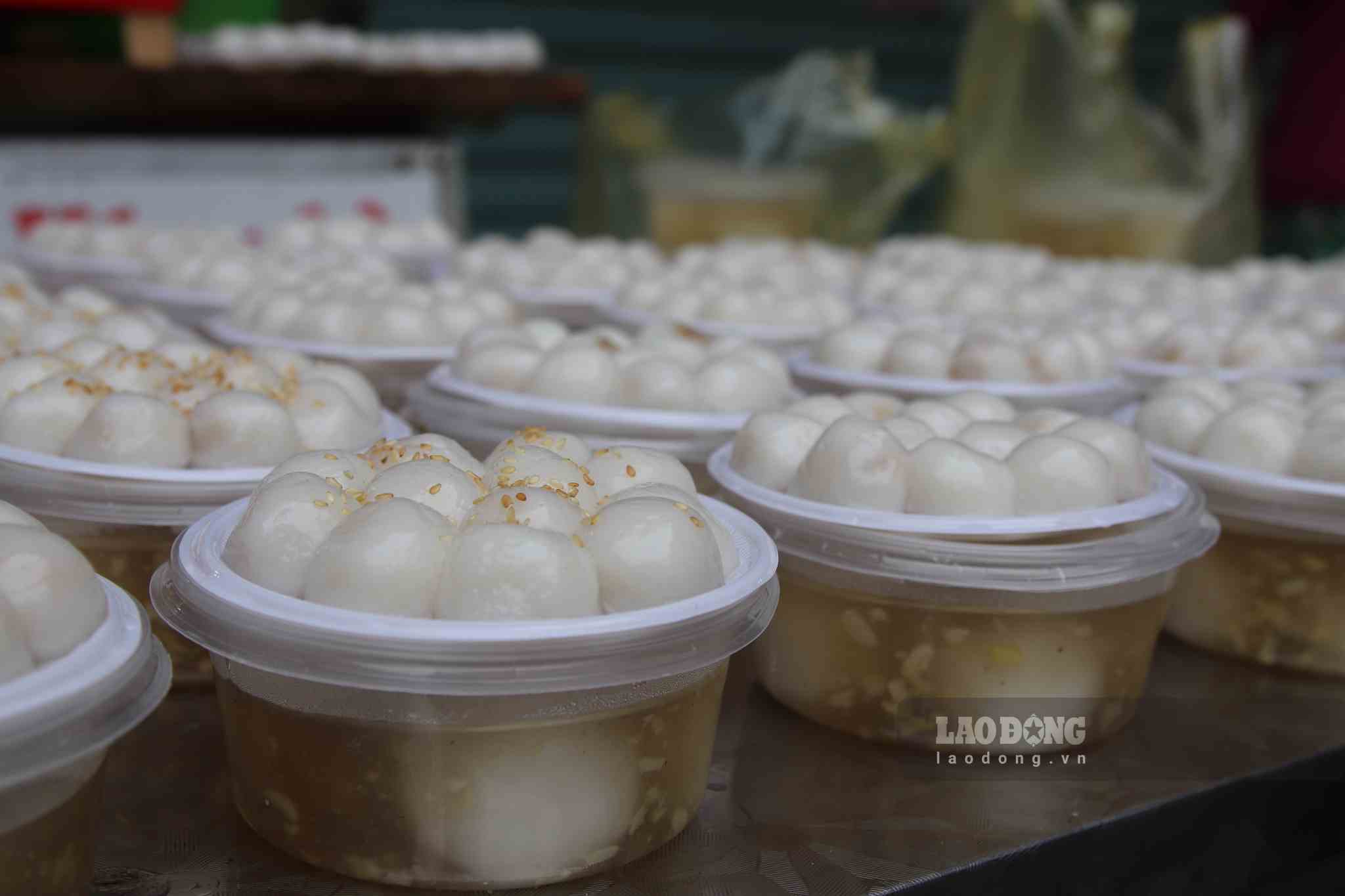 Bánh trôi, bánh chay là 2 món không thể thiếu trong Tết Hàn Thực của nhiều gia đình. Ảnh: Hoàng Xuyến