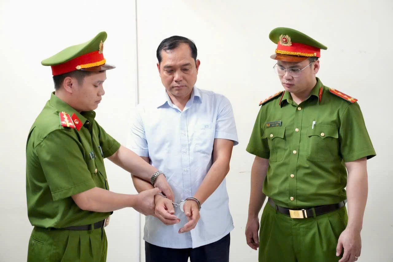 Hoàng Trọng Lợi - lãnh đạo UBND TP Phúc Yên cũ (nay là Phó Chủ tịch UBND phường Phúc Yên) - bị bắt ví dính líu đến vụ án xã hội đen đội lốt doanh nghiệp. Ảnh: CACC