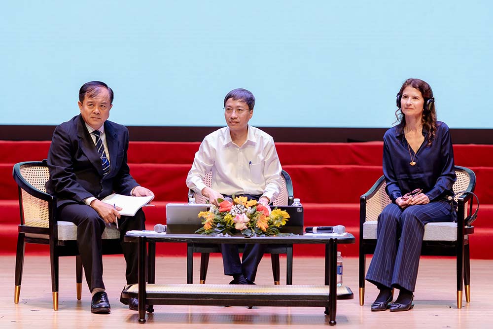 Vista general de la conferencia científica "Viaje de inmunidad de por vida - Una perspectiva multidimensional de oportunidades y desafíos". Foto: VietGate