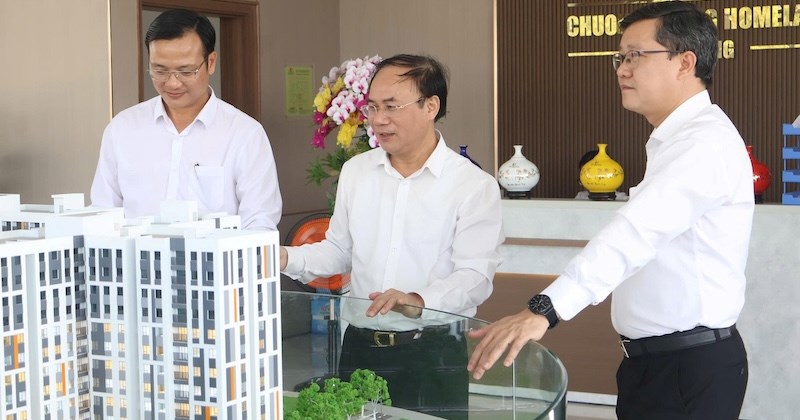 Thứ trưởng Xây dựng hối thúc đẩy nhanh nhà ở xã hội tại Đà Nẵng