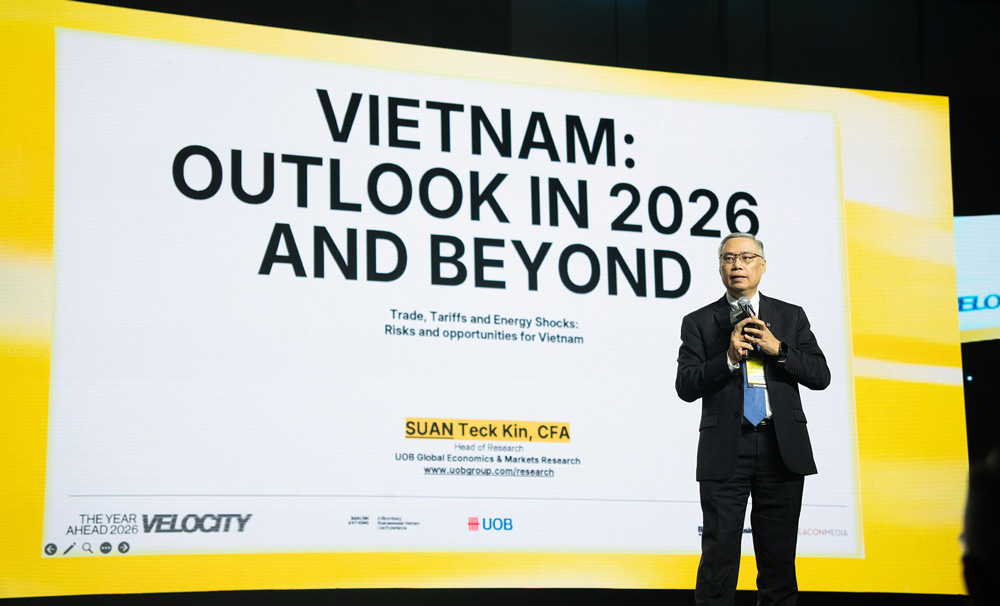 UOB expert: Vietnam is facing the opportunity to benefit from global trade restructuring, but diversification and value chain upgrades are decisive factors. Photo: UOB