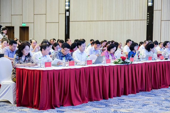 Thứ trưởng Bộ Y tế Nguyễn Thị Liên Hương tham dự, phát biểu chỉ đạo tại hội nghị. Ảnh: Cục Bảo trợ xã hội cung cấp