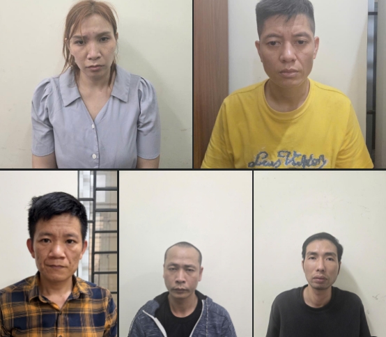 Hai An Ward Police temporarily detained the subjects for the act of buying, selling and illegally possessing drugs. Photo: Hai Phong Police