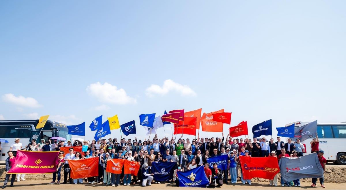 Gần 500 nhà đầu tư và đội ngũ kinh doanh trực tiếp trải nghiệm Vinhomes Green Paradise sáng 9/4