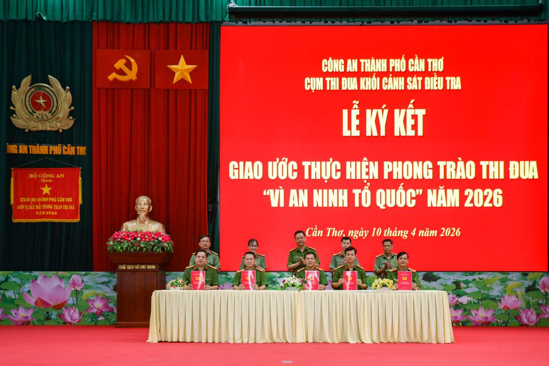 Lễ ký kết giao ước thực hiện phong trào thi đua “Vì an ninh Tổ quốc” năm 2026 của Cụm thi đua Khối Cảnh sát điều tra. Ảnh: Công an Cần Thơ