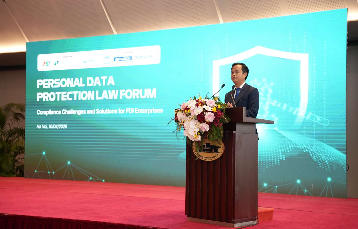 Anh Nguyễn Hùng Sơn - Phó Chủ tịch HĐQT Công ty Cổ phần Đầu tư Thương mại và Phát triển Công nghệ FSI - Đơn vị tổ chức diễn đàn, nhấn mạnh 3 bài toán của doanh nghiệp FDI. Ảnh: FSI DDS