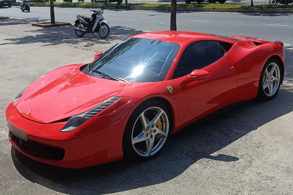 The Ferrari 458 Italia has just been transferred to a new owner in Ho Chi Minh City, continuing to appear in the domestic supercar community. Photo: Nguyen Hung