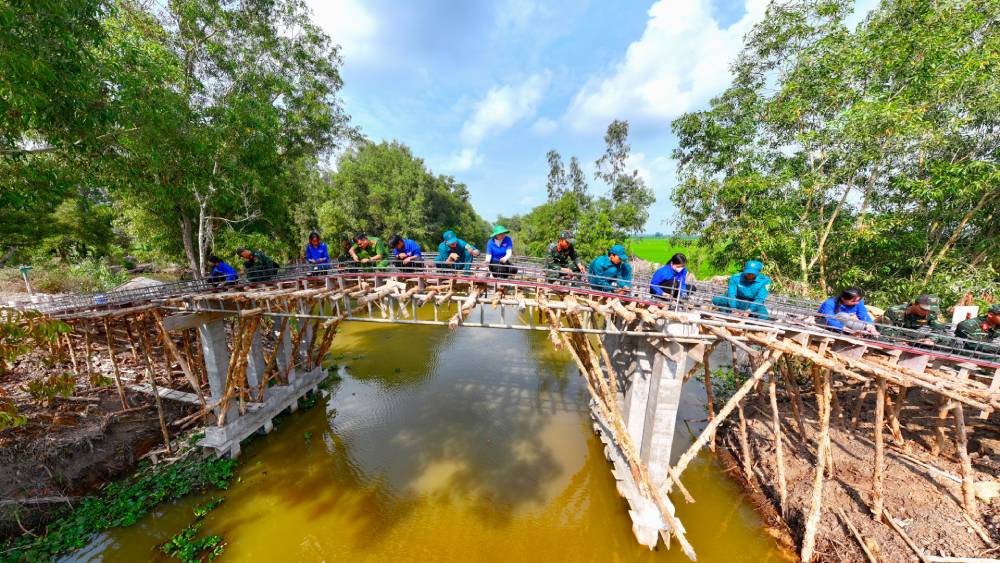 De nombreux projets et tâches pratiques ont été mis en œuvre efficacement dans le programme du Têt militaire-civil célébrant le Têt traditionnel Chôl Chnăm Thmây 2026. Photo: Phương Vũ