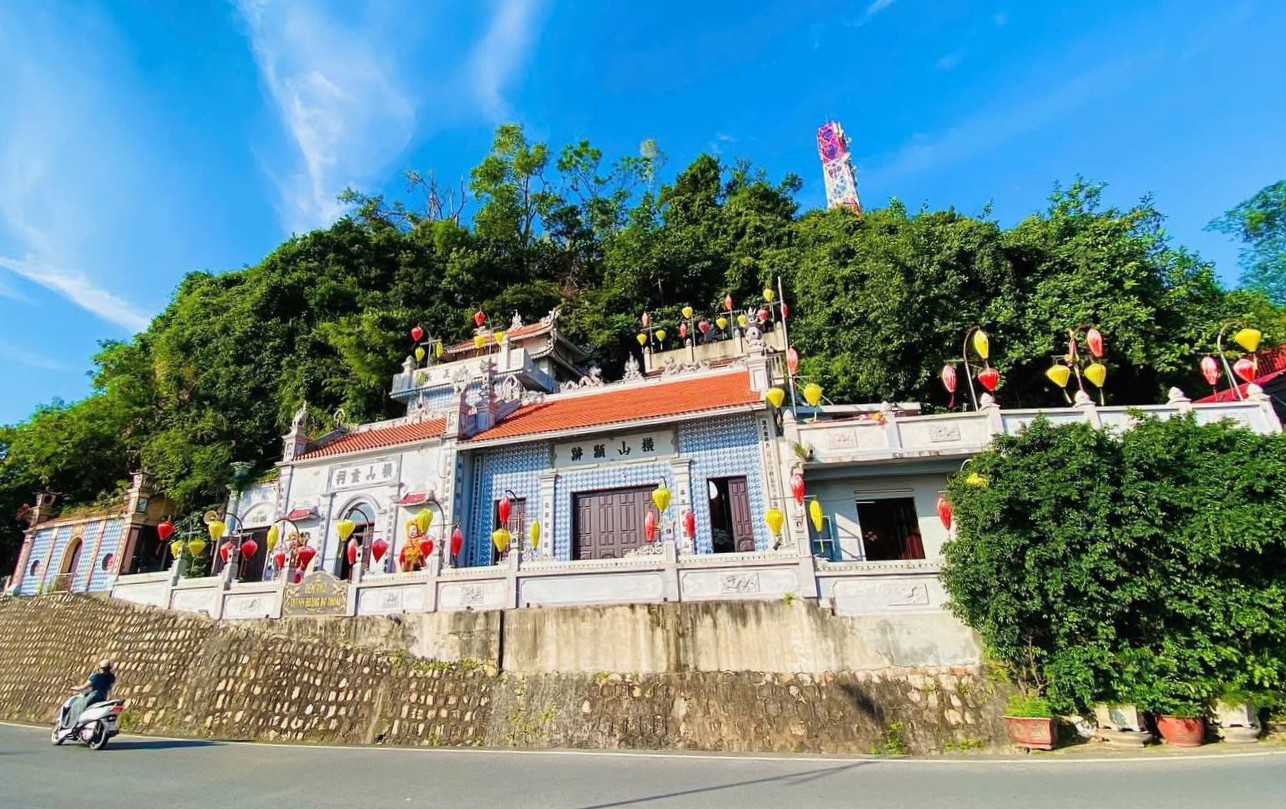 The Cau Co Festival 2026 is held in a solemn atmosphere to celebrate the 420th anniversary of Saint Hoang Bo Thoai. Photo: Do Son Ward