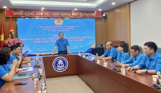 2026年第2四半期、ドンダ地区5区の労働組合は、労働者の月間、労働安全衛生行動月間を適切に組織することに焦点を当てています。写真:CĐCS