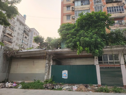 하노이는 수만 m2의 재정착 부지를 낭비하고 있습니다. 사진: 민한