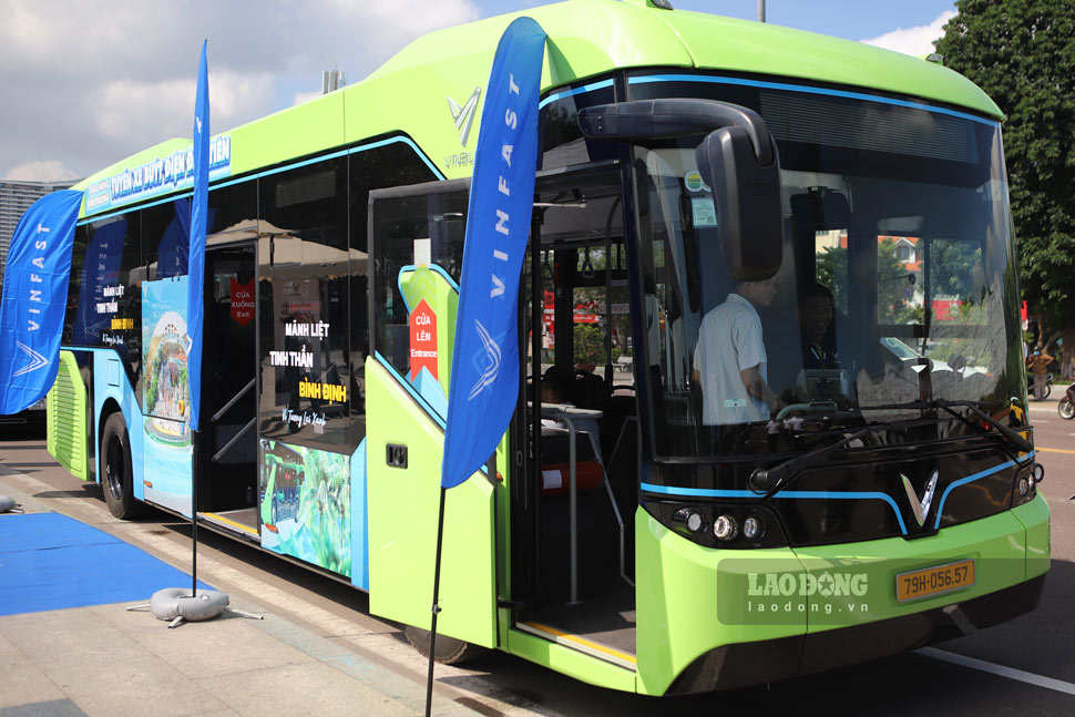 2030년까지 잘라이는 도시 대중교통의 최소 50%가 전기 자동차를 사용하도록 노력합니다. 사진: 호아이 프엉