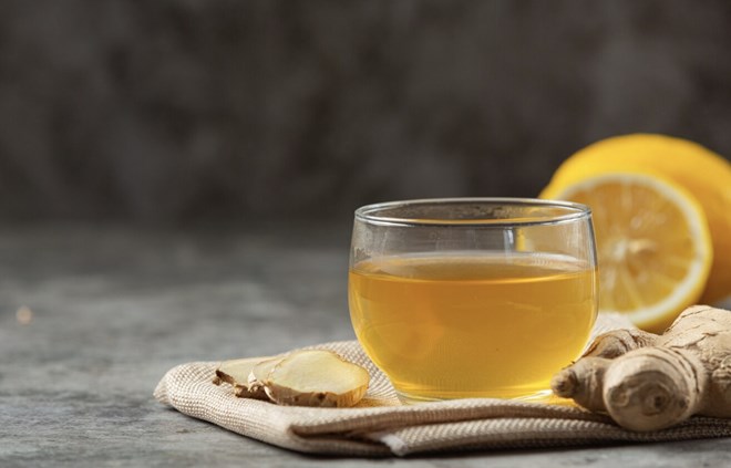 Not only filtered water, many familiar warm drinks also help replenish water effectively. Photo: Thuy Duong