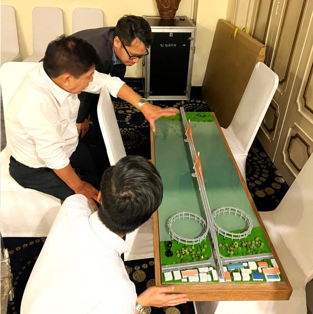 Mô hình cầu Phú Mỹ 2. Ảnh: Tedi