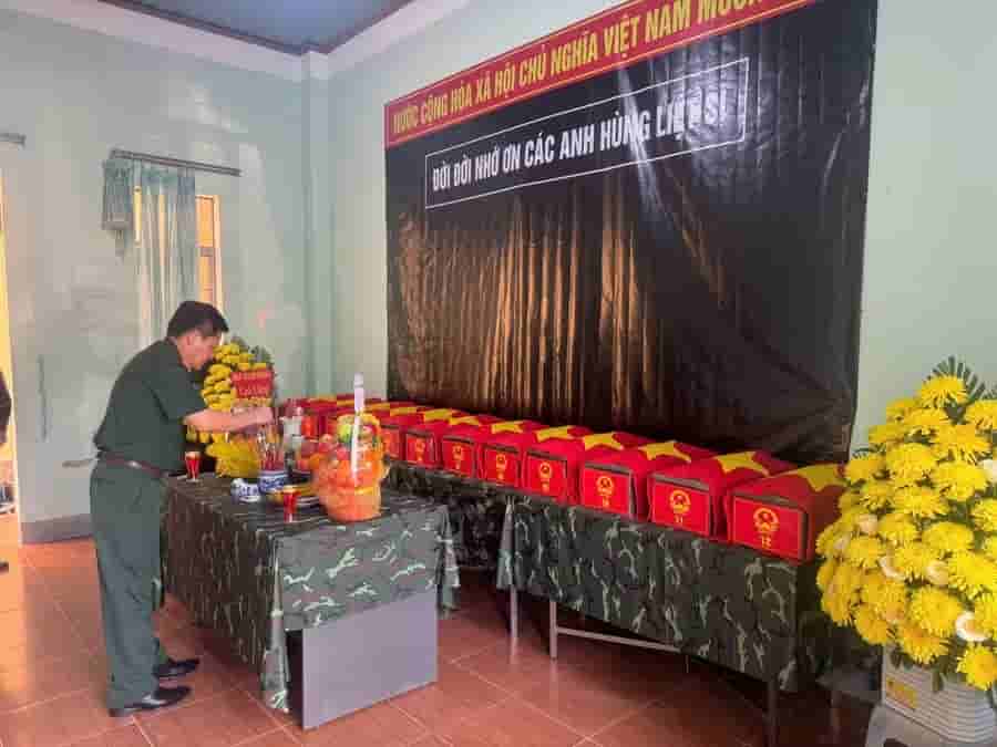 The Repatriation Team of Martyrs' remains of Army Corps 34 has completed the repatriation of 12 martyrs' remains in Ia Ly commune. Photo: Chu Hoai