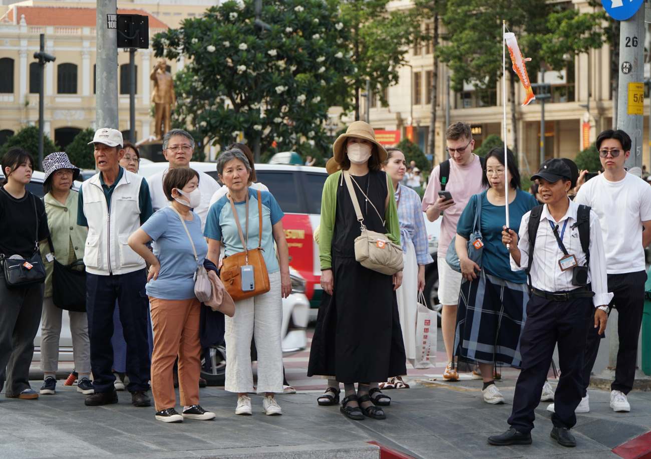 International visitors visiting and traveling to Ho Chi Minh City. Photo: Thanh Chan