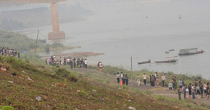 Phú Thọ: Phát hiện thi thể nam sinh trên sông Đà