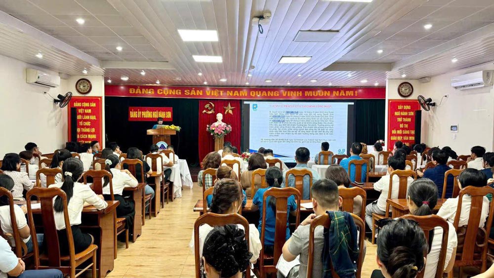 Ngu Hanh Son Ward Trade Union, Da Nang trains Trade Union financial work for grassroots Trade Union officials. Photo: Ngu Hanh Son Trade Union