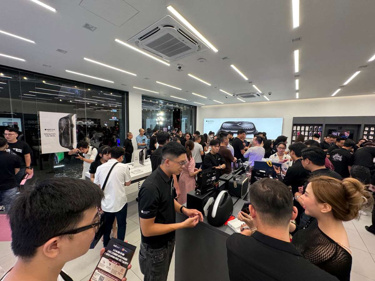 MacBook Neo attracted great attention from customers right after its launch. Photo: My Huyen