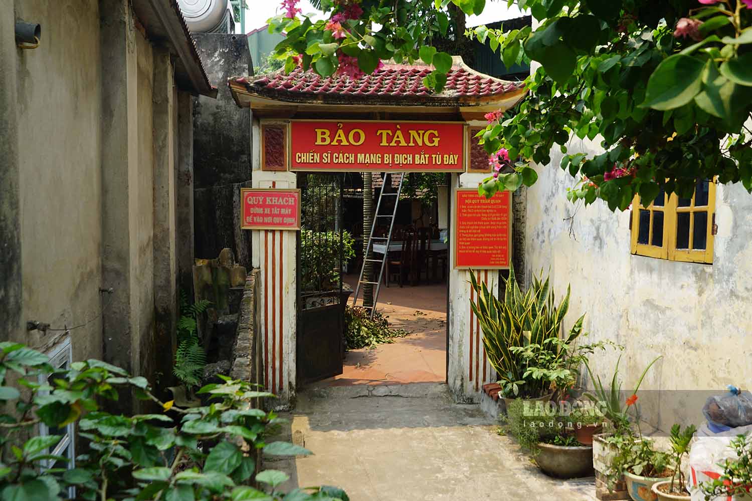 Bảo tàng Chiến sĩ cách mạng bị địch bắt tù đày nằm giữa xóm làng yên bình tại Phú Xuyên (Hà Nội). Ảnh: Hữu Vũ