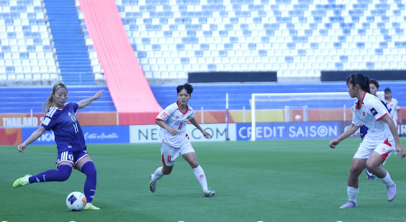 U20 nữ Việt Nam trong trận thua U20 nữ Nhật Bản. Ảnh: VFF