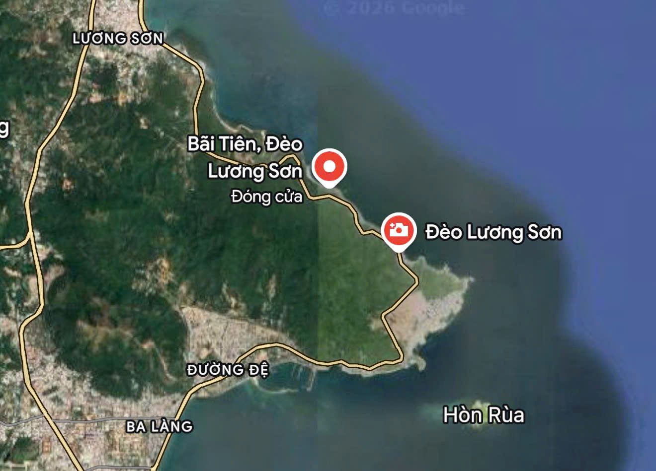 Doctors have just saved a male tourist who was in a traffic accident with a penetrating chest wound in the Luong Son pass area. Photo taken from Google Maps