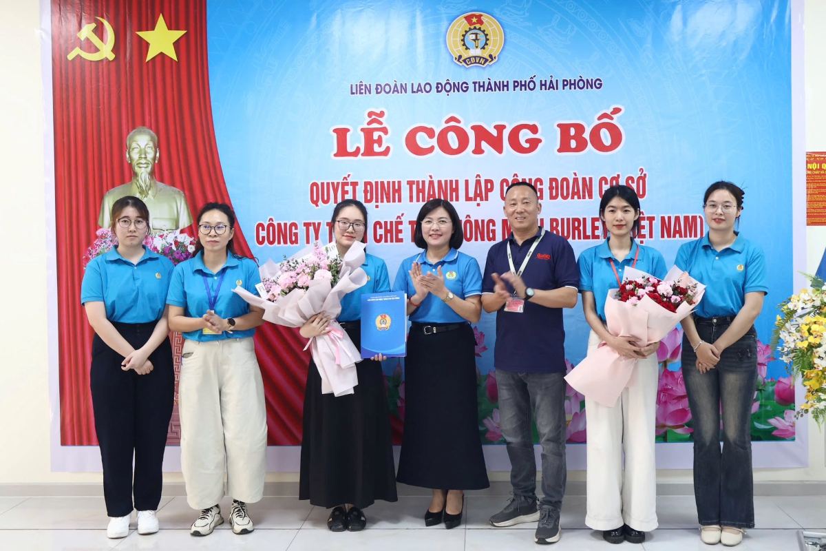 The City Labor Federation organized a ceremony to announce the decision to establish a grassroots Trade Union. Photo: Hai Phong e-Portal