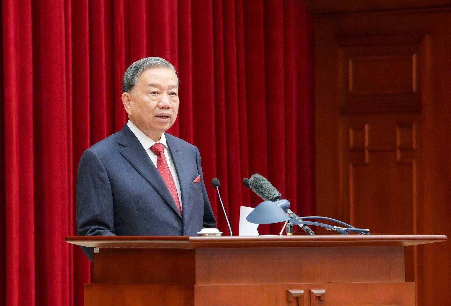 General Secretary and President To Lam sent a congratulatory letter to the Department of Administrative Management of Social Order. Photo: VNA
