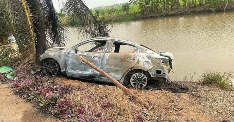 Cháy xe vào ban đêm ở Ninh Bình