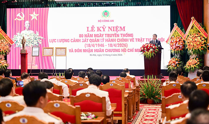 Toàn cảnh lễ kỷ niệm sáng 12.4. Ảnh: Quang Việt