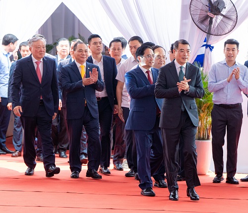 Prime Minister Le Minh Hung attends the groundbreaking ceremony of the Hanoi - Quang Ninh high-speed railway line. Photo: VinGroup