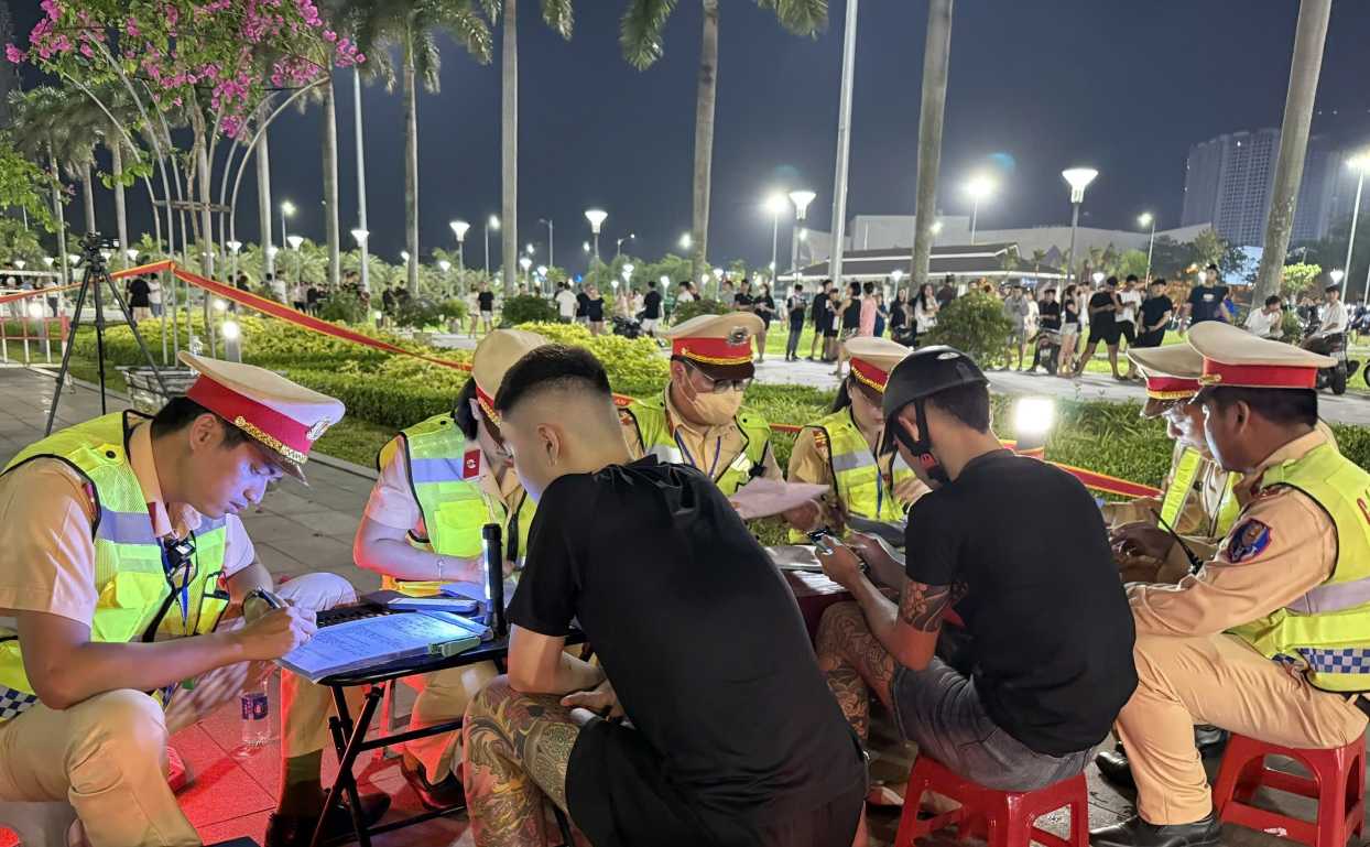 Da Nang traite des milliers de cas de jeunes en infraction dans les rues. Photo: Huynh Duc