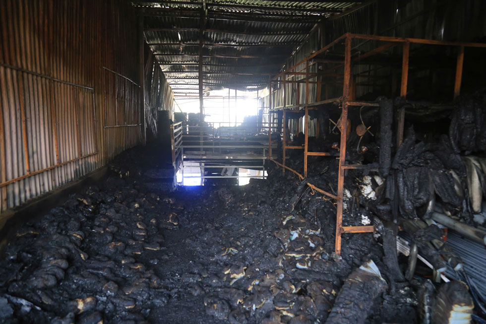 Cảnh tan hoang sau vụ phóng hỏa, giết người