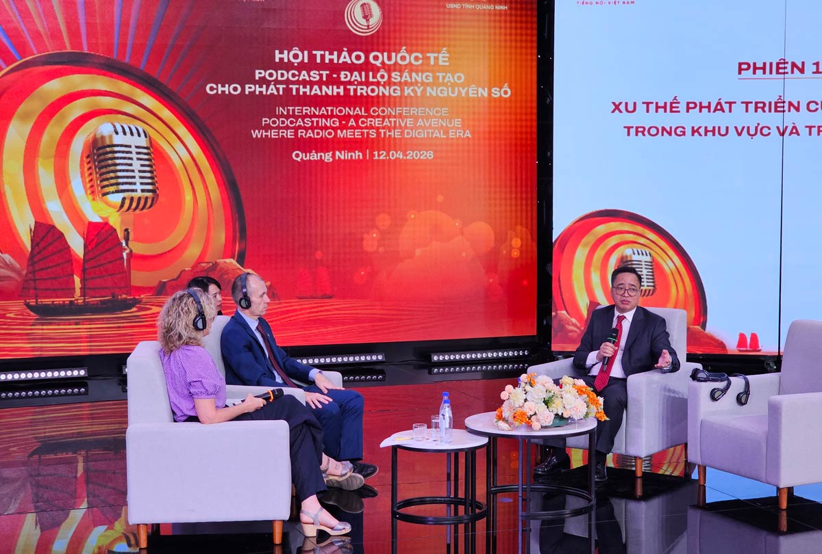 Phiên 1 của hội thảo có chủ đề “Xu thế phát triển của Podcast trong khu vực và trên thế giới“. Ảnh: Đoàn Hưng