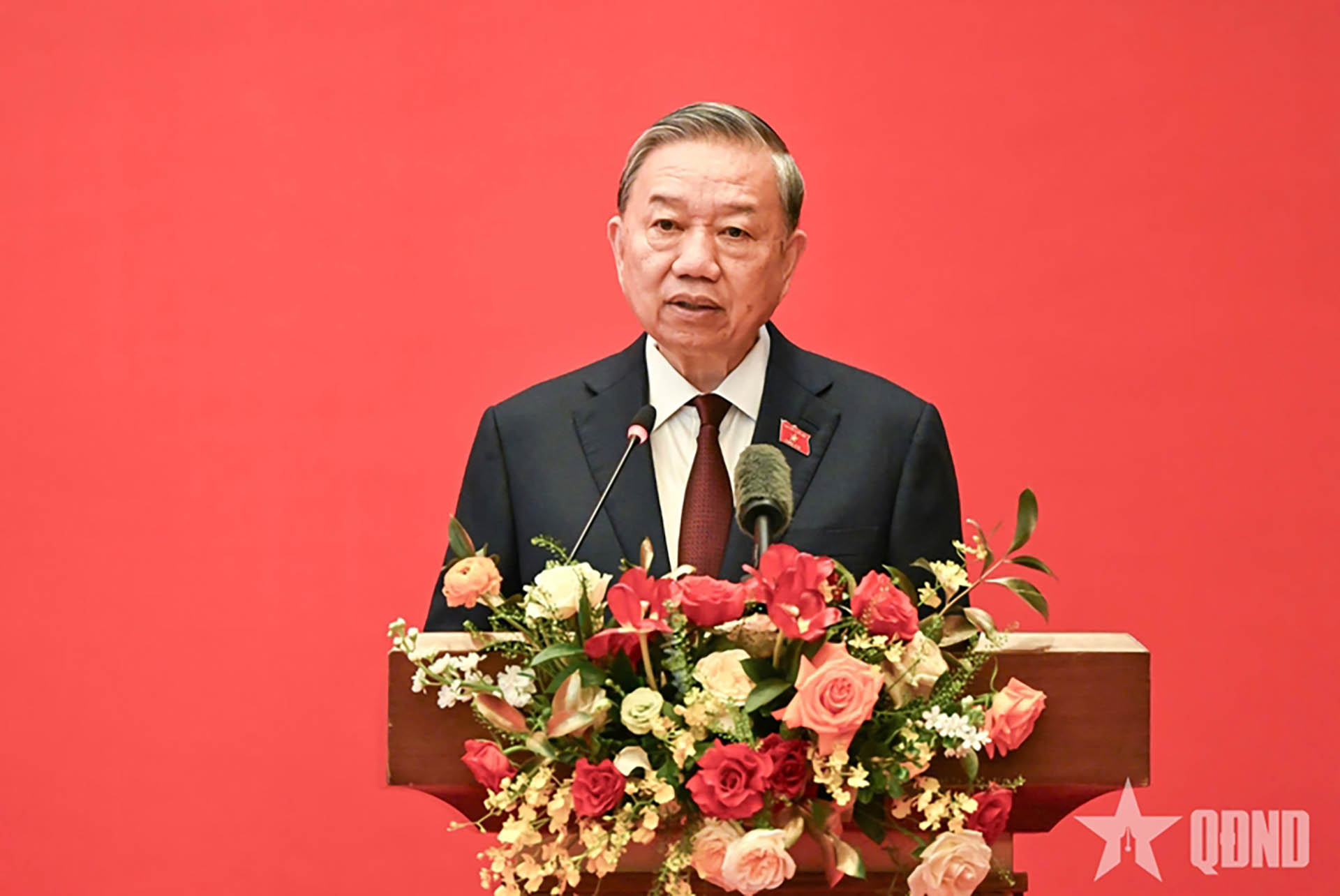 General Secretary and President To Lam speaks to assign tasks at the conference announcing the Politburo's decisions on personnel work at the National Assembly Party Committee (April 10, 2026). Photo: Duy Linh/People's Army Newspaper