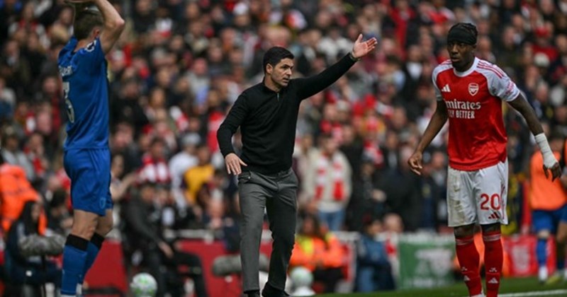 Thua sốc Aston Villa, tham vọng của Arsenal bị dội gáo nước lạnh