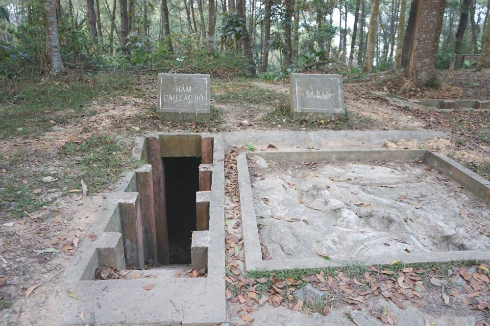 Hầm câu lạc bộ, là nơi nghỉ ngơi, sinh hoạt của các chiến sĩ. Ảnh: Quách Du