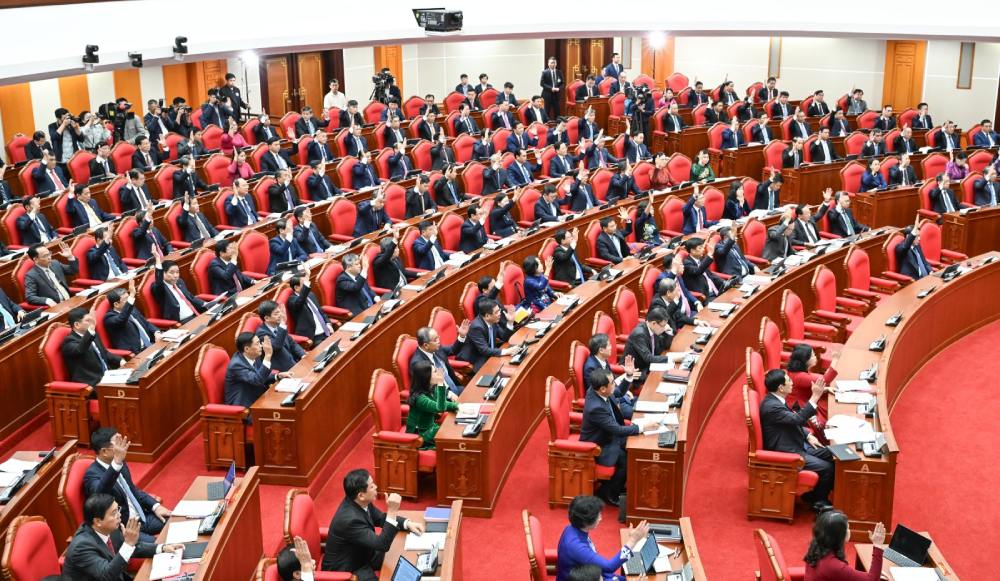 According to Regulation No. 20-QD/TW, Party committees managing party member records implement digitization and managing electronic records of party members. In the photo: Delegates attending the 2nd Plenum of the 14th Central Committee. Photo: Hien Hoa