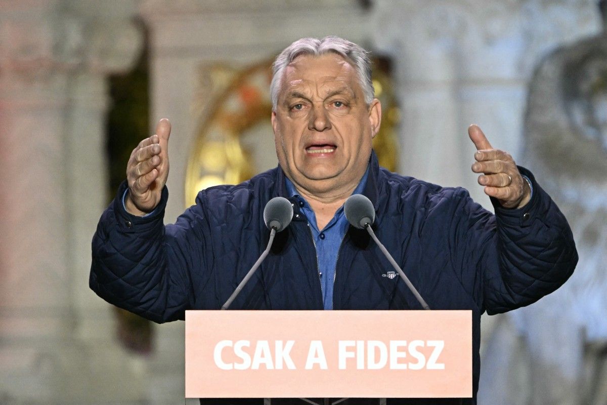 Thủ tướng Hungary Viktor Orban phát biểu với những người ủng hộ ngày 11.4.2026, trước thềm tổng tuyển cử. Ảnh: AFP