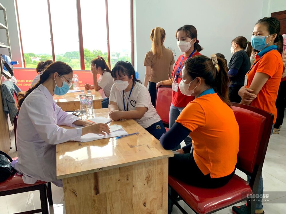 Activities to organize health check-ups, health consultations, and free medicine distribution for workers will be implemented during Workers' Month 2026 in Quang Ngai. Photo: Dong Giang