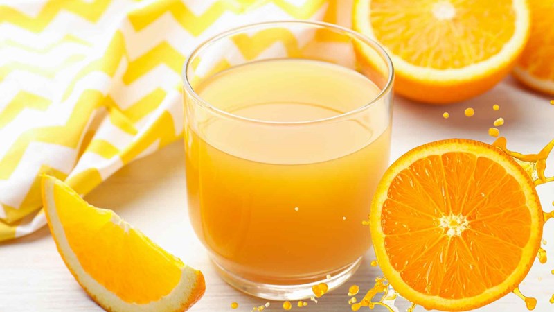 Một ly nước cam vừa giúp giải nhiệt ngàu hè, vừa giúp tăng cường sức khỏe. Ảnh: Hương Sơn