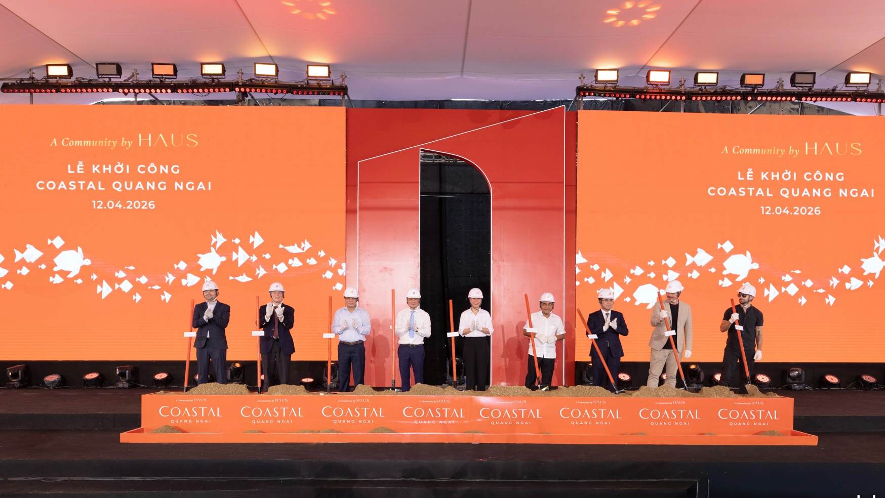 Delegates perform the groundbreaking ceremony for the Coastal Quang Ngai project. Photo: Dong Giang