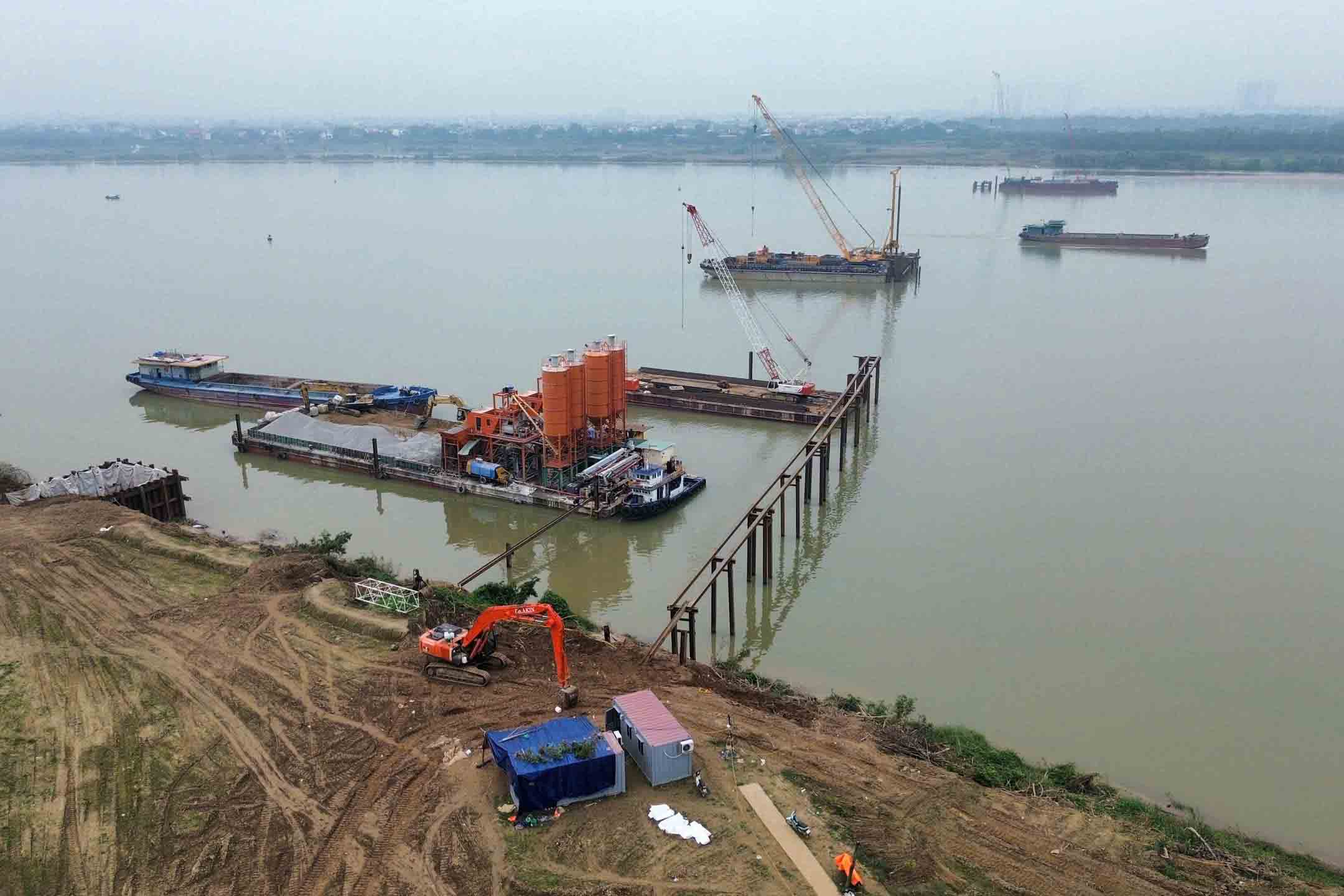 ゴックホイ橋と橋の両端のアクセス道路プロジェクトは、2025年8月19日に着工しました。写真:ソン・フウ