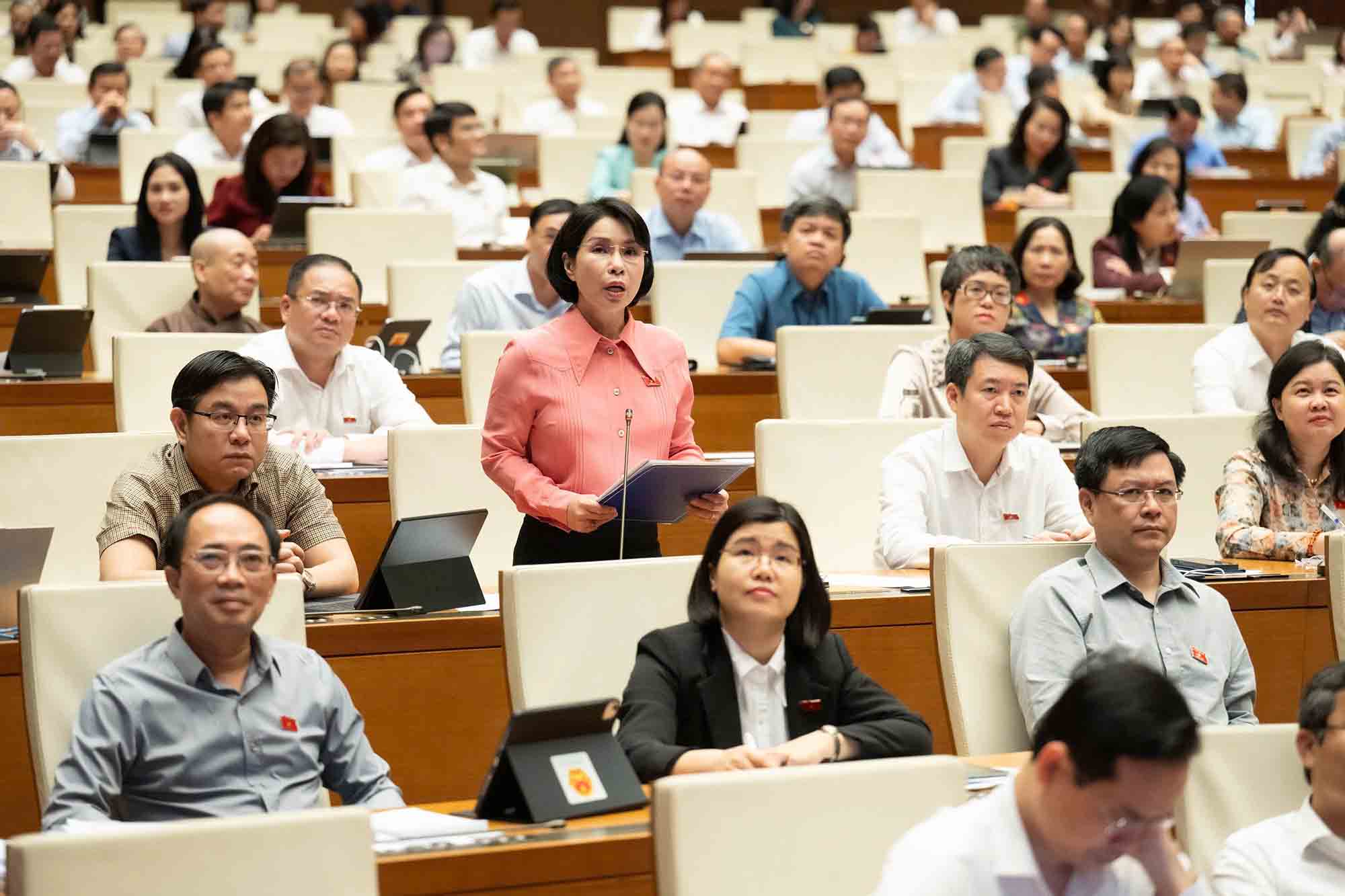 Đại biểu Trần Thị Nhị Hà (đoàn TP Hà Nội). Ảnh: Quochoi.vn