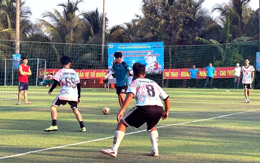 Trang tài quyết liệt. Ảnh: Thanh Mai