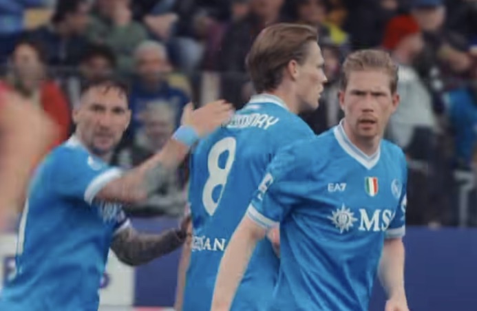 Naples fait match nul contre Parme, les chances de défendre le titre de Serie A deviennent encore plus difficiles. Photo: Naples