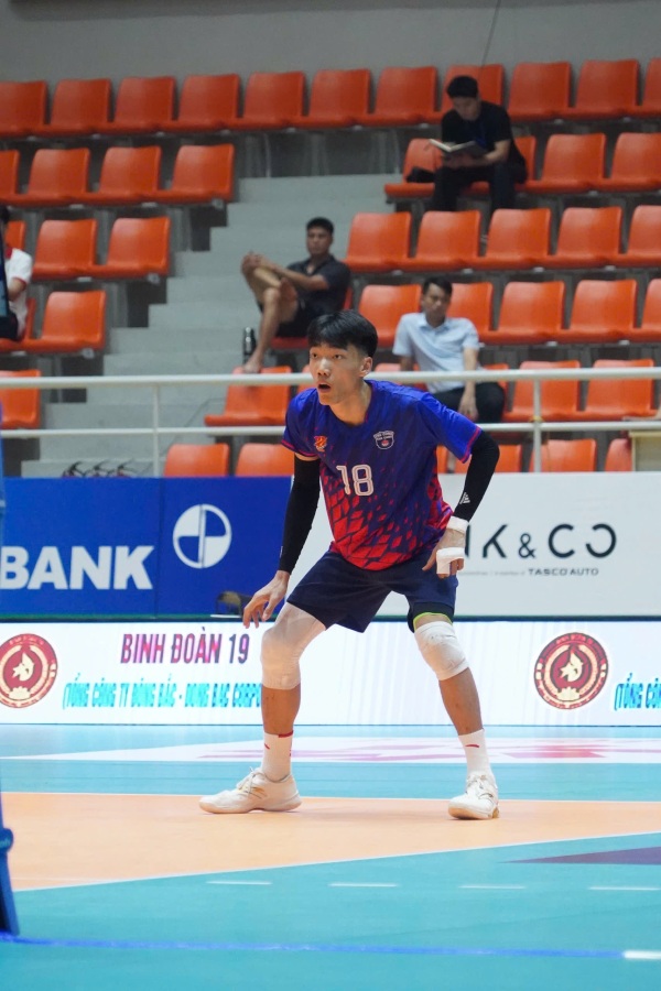 Cầu thủ người Trung Quốc đánh giá cao chuyên môn giải đấu. Ảnh: Hải Đường