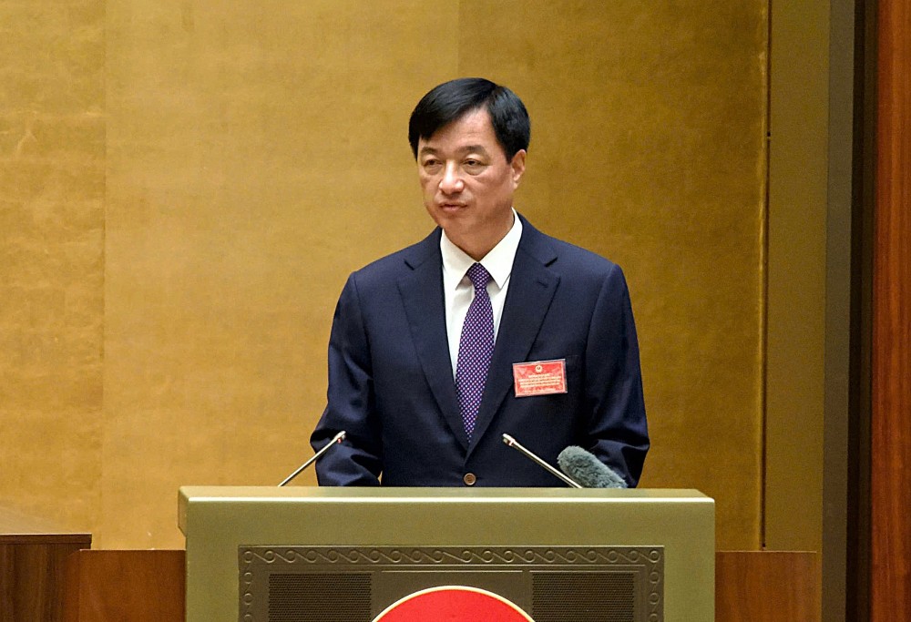 Politburo Member, Secretary of the Party Central Committee, Head of the Central Organization Committee Nguyen Duy Ngoc exchanged views on the topic "Regulations on the implementation of the Party Charter", which included the content of piloting the delegation of power from the grassroots level to the Party Committee of the grassroots Party Committee directly under the Party Committee of communes, wards, and special zones. Photo: Media of the National Assembly